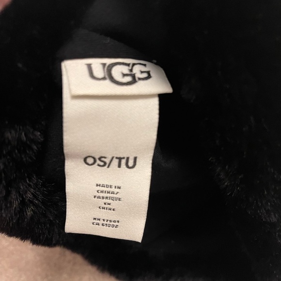 UGG - Faux Fur Beanie with Pom - Super Soft - Fluffy Black Hat - Picture 4 of 7